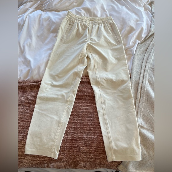 Outdoor Voices RecTrek 26” Pant in Bone - Picture 3 of 4